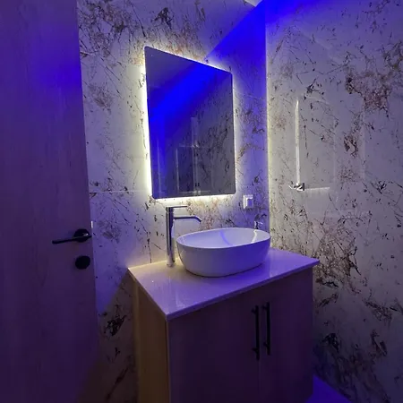 Adas Aura - Boutique In Old Town Appartamento