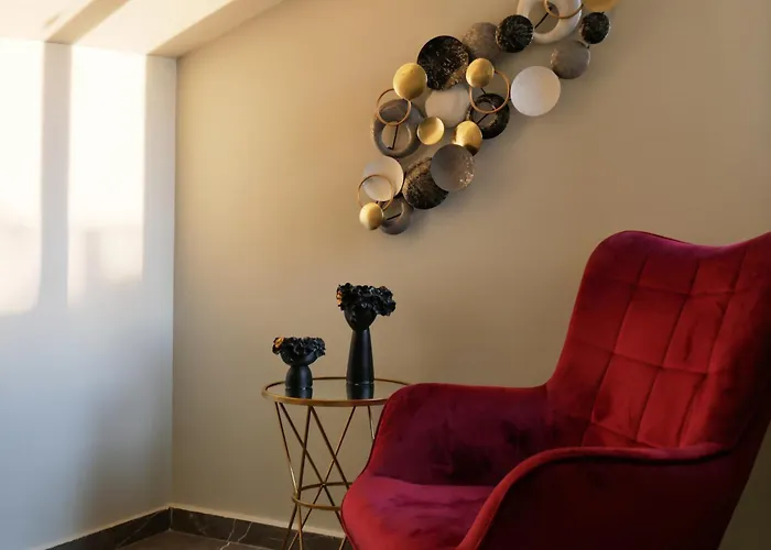 Adas Aura - Boutique In Old Town * Salonic