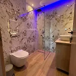 Adas Aura - Boutique In Old Town *
