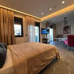 Adas Aura - Boutique In Old Town *